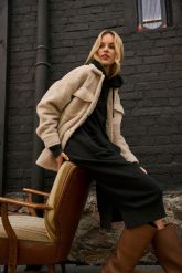 Sukienka bluza oversize. Czarne bluzy damskie MOODO, xs, bez wzorów, z bawełny, bez kaptura. W wyprzedaży za 63.99 zł.