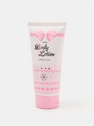 Balsam do ciała o zapachu ciasteczkowym - różowy. Czerwone body i gorsety Sinsay, bez wzorów. Za 12.99 zł.