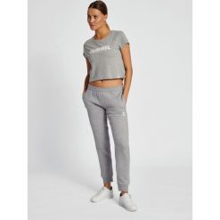 Hummel Koszulka sportowa hml Legacy Woman Cropped T-shirt. Białe koszulki sportowe damskie Hummel, s, bez wzorów, bez ramiączek. Za 55.00 zł.