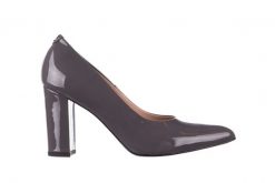 Czółenka Bayla-056 9119-745 Szary Lakier, Skóra naturalna lakierowana - 40. Szare czółenka damskie Bayla, bez wzorów, z lakierowanej skóry, bez obcasa. W wyprzedaży za 134.10 zł.