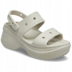 Sandały dla Kobiet Crocs Bae Sandal. Brązowe sandały damskie Crocs, bez wzorów, z materiału, bez obcasa, na platformie, bez zapięcia. Za 239.99 zł.