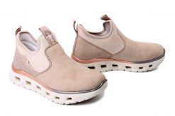 RIEKER M6053-62 beige, półbuty damskie. Brązowe półbuty damskie Rieker, bez wzorów, bez obcasa, bez zapięcia. Za 293.61 zł.