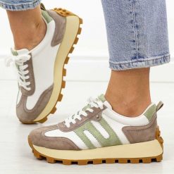 Białe skórzane półbuty damskie Filippo Dp6743/25. Białe obuwie sportowe damskie Filippo, na jesień, z jeansu, bez zapięcia. Za 259.00 zł.