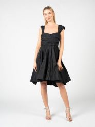 Pinko Sukienka "Virgilia" | 101938 A16A | Kobieta | Czarny. Czarne sukienki damskie Pinko, bez wzorów, z poliesteru, eleganckie, bez ramiączek. W wyprzedaży za 389.00 zł.
