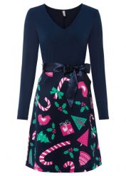 Sukienka mini w fasonie o linii litery A. Niebieskie sukienki damskie bonprix, z aplikacjami, bez ramiączek. Za 139.99 zł.
