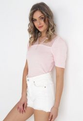 Różowa Wiskozowa Bluzka z Krótkimi Rękawami i Dekoltem z Siatki Janetta. Czerwone bluzki damskie Born2be, bez wzorów, z wiskozy, eleganckie, bez kołnierzyka, bez ramiączek. Za 109.99 zł.
