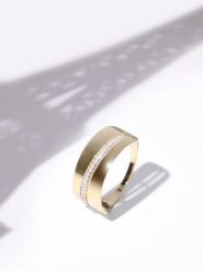 CARATELLI Złoty pierścionek "Madison" z diamentami rozmiar: 56. Żółte pierścionki damskie CARATELLI, z diamentem, złote. Za 1,239.99 zł.