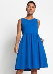Sukienka z kieszeniami, z czystej bawełny. Niebieskie sukienki damskie bonprix, bez wzorów, z bawełny, bez ramiączek. Za 84.99 zł.