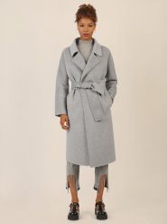 APART Płaszcz przejściowy w kolorze jasnoszarym rozmiar: 40. Szare płaszcze damskie Apart, bez wzorów, z wełny, bez kaptura. Za 543.99 zł.