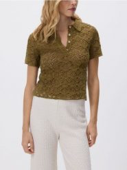 Ażurowa koszulka polo - oliwkowy. Zielone koszulki damskie Reserved, l, w ażurowe wzory, z bawełny, bez kołnierzyka, bez ramiączek. W wyprzedaży za 49.99 zł.