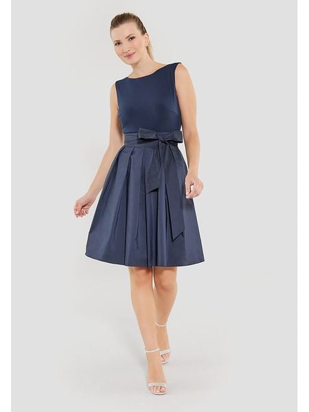 SWING Sukienka w kolorze granatowym rozmiar: 44. Niebieskie sukienki damskie Swing, bez wzorów, bez ramiączek. Za 229.95 zł.