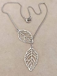 Nakkash Posrebrzany naszyjnik - dł. 43 cm rozmiar: onesize. Szare naszyjniki damskie Nakkash, posrebrzane. Za 95.92 zł.