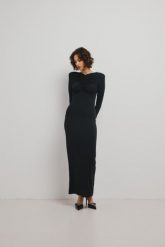 Sukienka MAXI z marszczeniem na dekolcie w kolorze INTENSE BLACK - VEGA-M/L. Czarne sukienki damskie Marsala, bez wzorów, z elastanu, eleganckie, bez ramiączek. Za 649.90 zł.