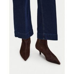 Botki GINO ROSSI. Brązowe botki damskie Gino Rossi, bez obcasa, na szpilce, bez zapięcia. Za 399.99 zł.