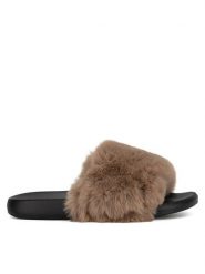 DeeZee Klapki WFA2783-1 Beżowy. Brązowe klapki damskie DeeZee, bez wzorów, z materiału, bez obcasa, bez zapięcia. Za 69.99 zł.