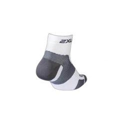 Skarpety 1-4 2XU Vectr Ultralight. Białe skarpetki damskie 2XU, bez wzorów. Za 160.00 zł.