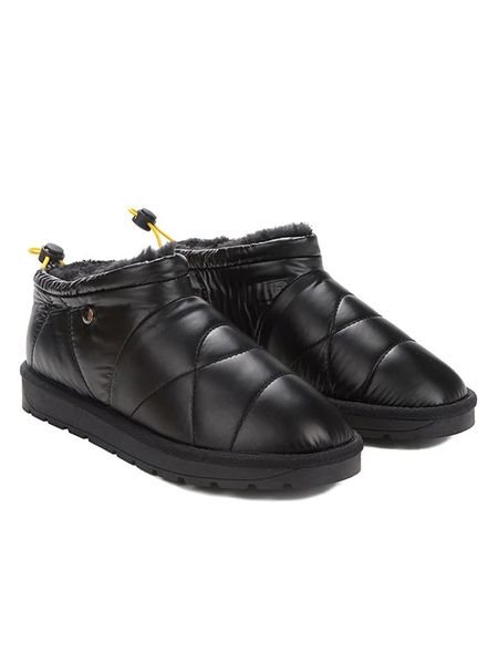 ISLAND BOOT Botki "Iva" w kolorze czarnym rozmiar: 39. Czarne botki damskie Island Boot, bez obcasa, bez zapięcia. Za 113.63 zł.