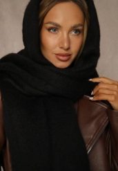 Czarny Szalik Ozdobiony Frędzlami Owedela. Czarne szaliki damskie Renee, bez wzorów, z jeansu. Za 39.99 zł.