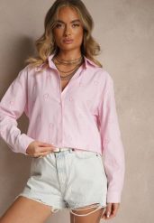 Różowa Koszula Oversize w Prążki Zdobiona Haftem w Serca Nitavela. Czerwone koszule damskie Renee, z aplikacjami, z jeansu, eleganckie, bez kołnierzyka, bez ramiączek. Za 74.99 zł.