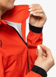 Kurtka z membraną damska Salewa Pedroc PTX 2,5L Light Jacket. Czerwone kurtki damskie Salewa, l, bez wzorów, z materiału, bez kaptura. Za 782.05 zł.
