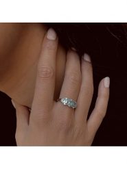 Les Petites Précieuses Srebrny pierścionek z topazem rozmiar: 60. Szare pierścionki damskie Les Petites Précieuses, z topazem, srebrne. Za 192.95 zł.