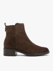 Ciemnobrązowe botki ze skóry welurowej. Brązowe botki damskie Brawo sp. z o.o., na jesień, ze skóry, eleganckie, z okrągłym noskiem, za kostkę, bez obcasa, na słupku, bez zapięcia. W wyprzedaży za 429.99 zł.
