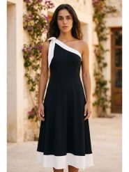 SOULSHAE Sukienka w kolorze czarnym rozmiar: XXL/3XL. Czarne sukienki damskie SOULSHAE, bez wzorów, bez ramiączek. Za 189.95 zł.