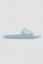 EA7 EMPORIO ARMANI Błękitne klapki Flip flops. Niebieskie klapki damskie EA7 Emporio Armani, bez wzorów, bez obcasa, bez zapięcia. W wyprzedaży za 135.99 zł.