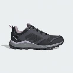 Buty Tracerocker 2.0 GORE-TEX Trail Running. Czarne obuwie sportowe damskie Adidas, z gore-texu, bez zapięcia, do biegania. Za 479.00 zł.