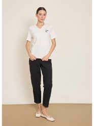 BGN Koszulka w kolorze białym rozmiar: 34. Białe bluzki damskie BGN, bez wzorów, bez kołnierzyka, bez ramiączek. Za 56.99 zł.