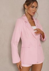 Różowa Marynarka z Usztywnionymi Ramionami i Imitacją Kieszeni Halonia. Czerwone marynarki i żakiety damskie Renee, m, bez wzorów, z jeansu, eleganckie. Za 119.99 zł.