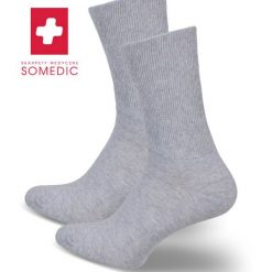 Szare skarpetki medyczne SOMEDIC 815. Czarne skarpetki damskie Milena, bez wzorów, z bawełny. Za 15.60 zł.