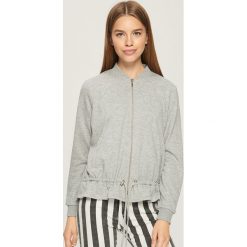 Bluza ze ściągaczem - Jasny szar. Szare bluzy damskie Sinsay. W wyprzedaży za 19.99 zł.