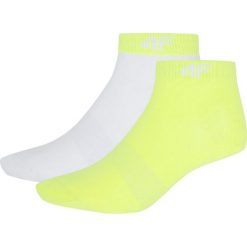 Skarpetki damskie (2 pary) SOD004 - biały+żółty neon. Białe skarpetki damskie 4F, z materiału. W wyprzedaży za 24.99 zł.