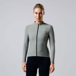 Ciepła damska koszulka kolarska z długim rękawem. Szare koszulki damskie ACELERA, bez wzorów, z materiału, bez kołnierzyka, bez ramiączek. W wyprzedaży za 296.06 zł.