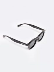 Okulary przeciwsłoneczne unisex czarne Kari 906. Czarne okulary przeciwsłoneczne damskie Big Star. W wyprzedaży za 69.99 zł.