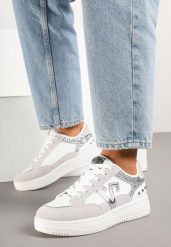 Biało-Szare Sneakersy z Brokatem i Metalicznymi Ozdobami Pillara. Białe obuwie sportowe damskie Born2be, na lato, z jeansu, bez zapięcia. Za 84.99 zł.