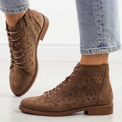 Coffee wiosenne zamszowe ażurowe botki damskie S.Barski 185. Botki damskie S.BARSKI, na jesień, z jeansu, eleganckie, z okrągłym noskiem, bez obcasa, na obcasie, bez zapięcia. Za 219.00 zł.