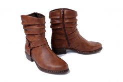 RIEKER Y0850-24 brown, botki damskie. Czerwone botki damskie Rieker, na zimę, bez obcasa, na obcasie, bez zapięcia. Za 359.90 zł.