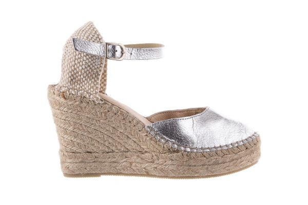 Espadryle Bayla-115 D402500 Laminado Plata, Srebrny, Skóra naturalna, - 39. Szare espadryle damskie Bayla, bez wzorów, z materiału, bez obcasa, na koturnie. W wyprzedaży za 62.10 zł.