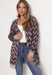 Ciemnofioletowy Niezapinany Kardigan Przed Kolano w Paski Chevron Afesura. Fioletowe kardigany damskie Born2be, bez wzorów, z dzianiny. Za 99.99 zł.