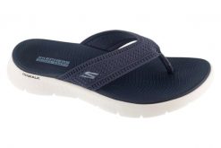 Japonki damskie, Go Walk Flex Sandal - Holly. Niebieskie klapki damskie Skechers, bez wzorów, z materiału, bez obcasa, bez zapięcia. Za 159.99 zł.