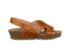 Sandały Yokono Monaco-252 Vaquetill Tan, Beżowy, Skóra naturalna - 36. Brązowe sandały damskie Yokono, bez wzorów, z materiału, bez obcasa, na koturnie, bez zapięcia. W wyprzedaży za 152.10 zł.