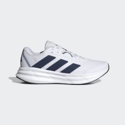 Buty Galaxy 7 Running. Białe obuwie sportowe damskie Adidas, bez zapięcia, do biegania. Za 239.00 zł.