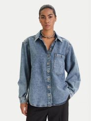 Patrizia Pepe Koszula jeansowa 8C0833/D108-CB05 Niebieski Regular Fit. Niebieskie koszule damskie Patrizia Pepe, bez wzorów, z bawełny, bez kołnierzyka, bez ramiączek. Za 1,249.00 zł.