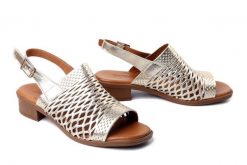 ARTIKER RELAKS 58C2022 gold, sandały damskie. Żółte sandały damskie Artiker Relaks, w ażurowe wzory, z gumy, bez obcasa, na obcasie, bez zapięcia. Za 229.90 zł.