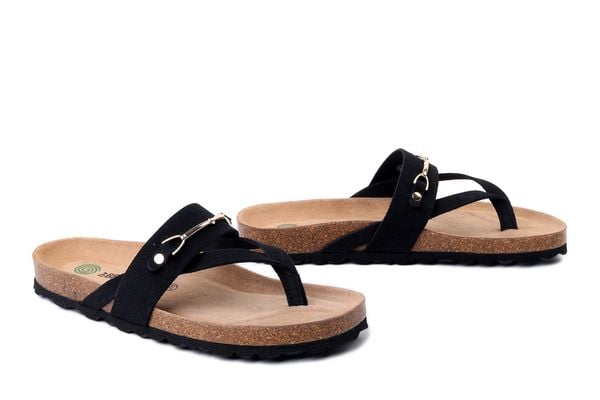 DR. BRINKMANN 700863-01 schwarz, klapki japonki damskie. Czarne klapki damskie Dr. Brinkmann, bez wzorów, ze skóry, bez obcasa, bez zapięcia. Za 249.90 zł.