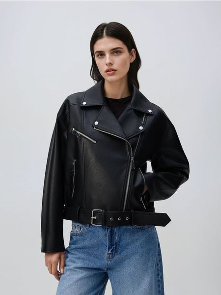 Kurtka ramoneska z paskiem - czarny. Czarne kurtki damskie Reserved, l, bez wzorów, ze skóry, bez kaptura. W wyprzedaży za 159.99 zł.