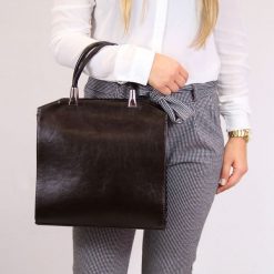 Torebka skórzana damska kuferek czekoladowa DAN-A T364. Brązowe kuferki damskie DAN-A, ze skóry, bez dodatków. Za 329.99 zł.
