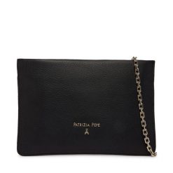 Torebka Patrizia Pepe. Czarne torebki wieczorowe damskie Patrizia Pepe, bez wzorów, bez dodatków. Za 729.99 zł.